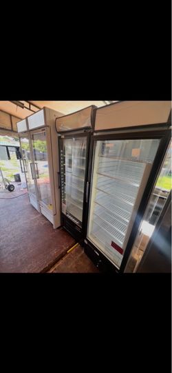 Display refrigerator