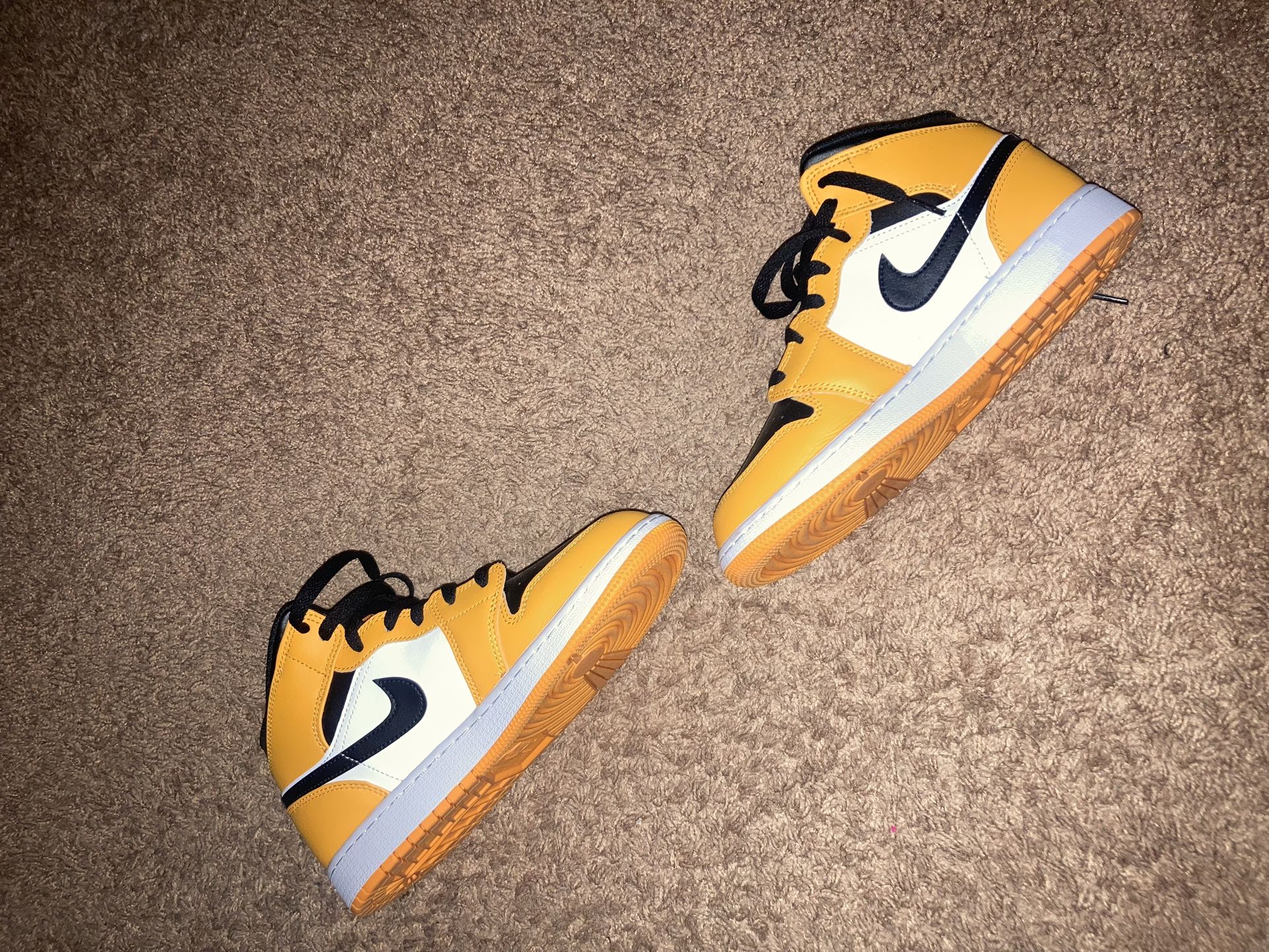 Jordan - 1 Retro High OG Taxi