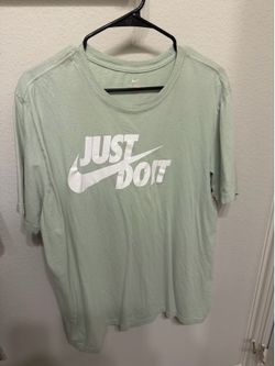 Men’s Light Green Mens Logo Tshirt, size XL