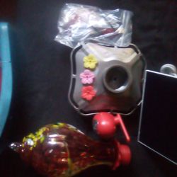 Brand New hummingbird feeder with camera