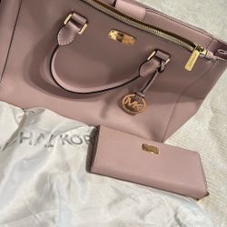 Michael Kors Bag & Wallet Has Stain 