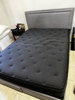 Queen size been and mattress