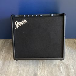 Fender Mustang LT25 guitar amp with effects