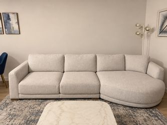CITY Furniture Maeve Light Beige Cuddler Sectional