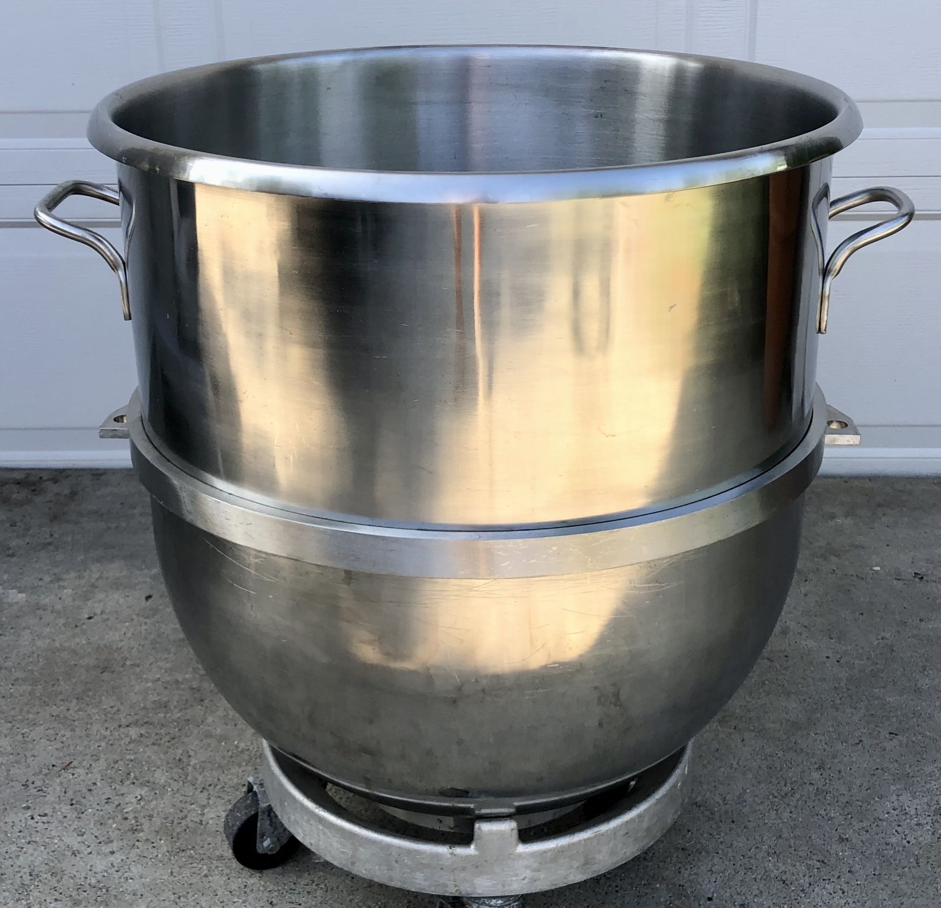 Hobart Dough Mixer 140 qt. Bowl