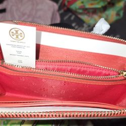 Tory Burch Cluth Wallet