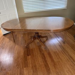 Dinning Set With 6 Chairs & 3 Table Leafs SEE PHOTOS