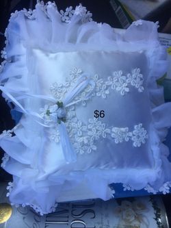 Wedding ring pillow