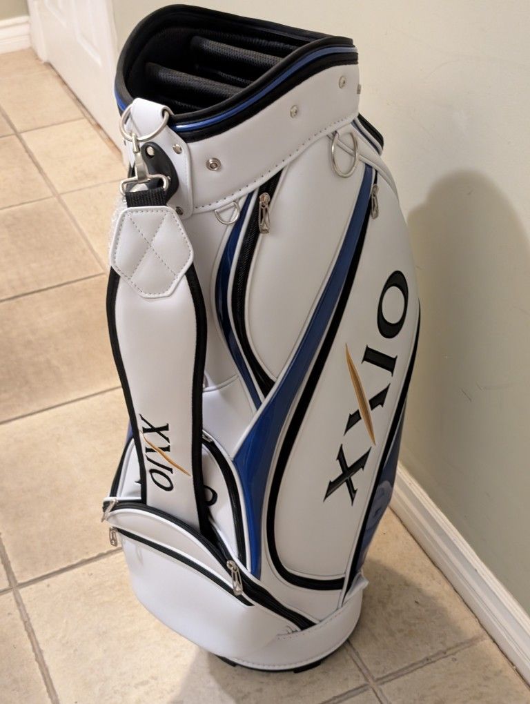 BRAND NEW XXIO STAFF X CART GOLF BAG. WHITE/ BLUE / BLUE ENGRAVED
Ultra-Light Bottom
10 Pockets including a Velour-Valuables Pocket
Removable Strap