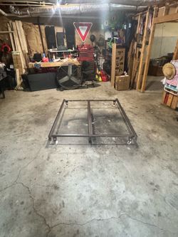 Queen bed frame on wheels
