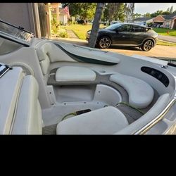 18 Ft Glastron  With A 2008  Yamaha Vmax Outboard Engine 