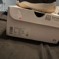 Air Jordan 11 Women’s Neapolitan Pre Owned 