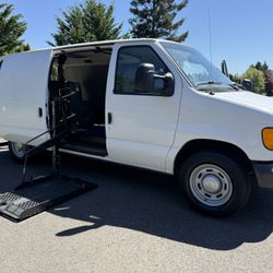 2004 Ford Econoline