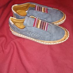 Woman's Slip Ons Shoes