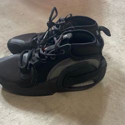 Nike Basketball Shoes Sz 3.5