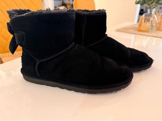 👢 UGG Women’s Boots – Size 9 – $15 OBO