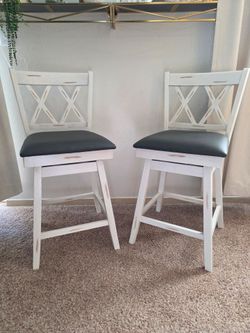 Set of 2 White Distressed Counter Height Bar Stools