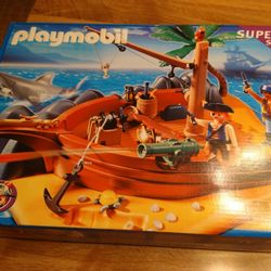 Playmobil Pirate Island  Playset 