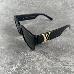 Louis Vuitton Black Square Sunglasses Unisex