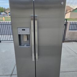 REFRIGERATOR COUNTER DEEP 