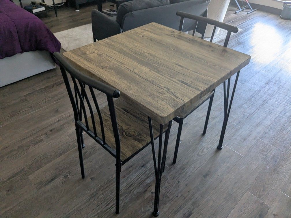 Table +Chairs