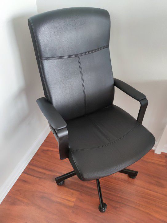 MILLBERGET Swivel Office Chair Black
