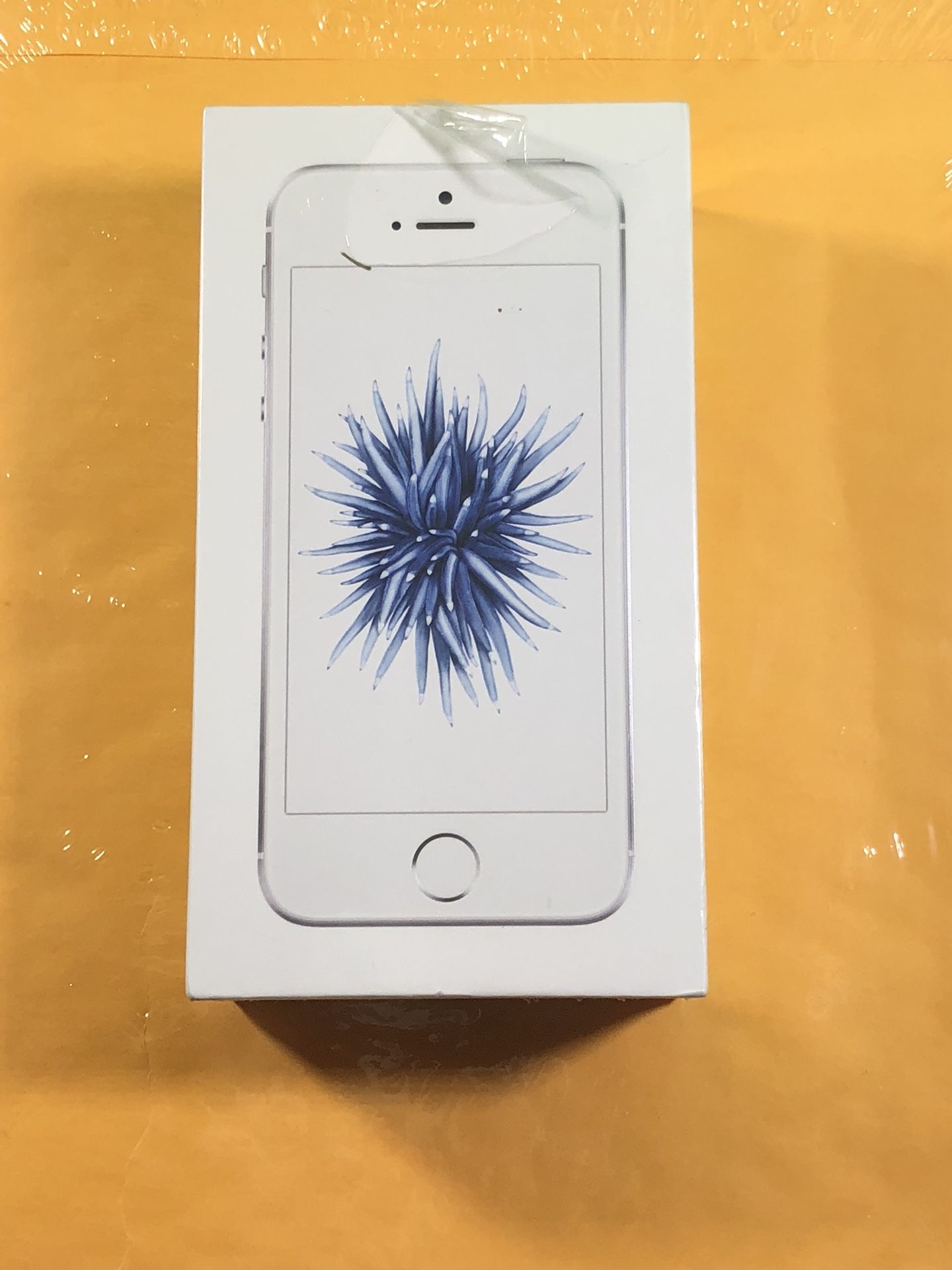 (Brand New) iPhone SE 32GB SILVER Model A1662 MQ4X2LL/A