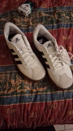 Adidas size 7 women shoes