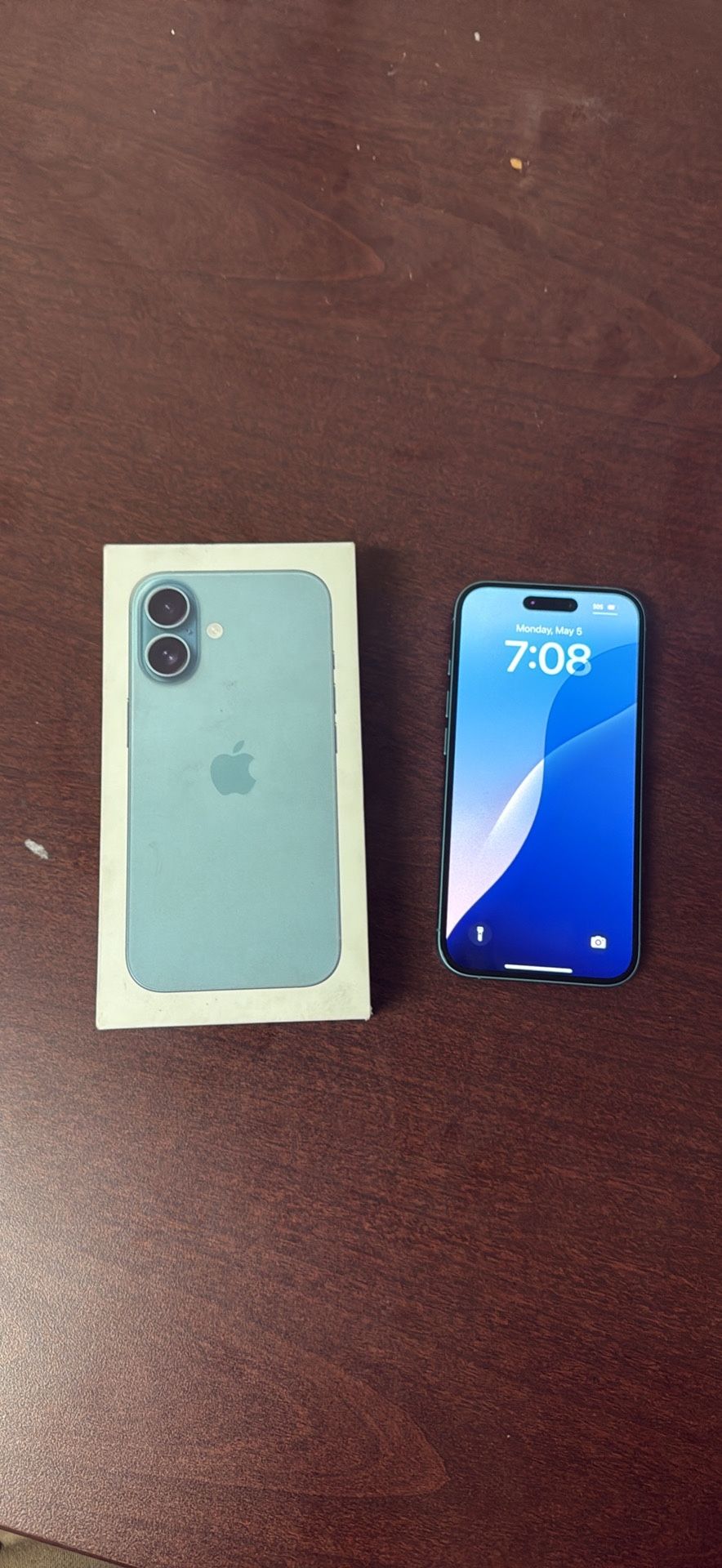 iphone 16 Teal