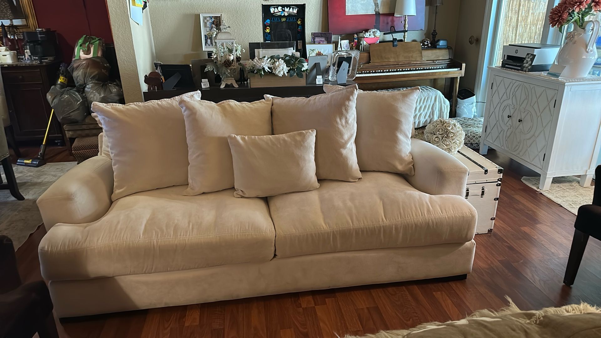 Z Gallery Sofa