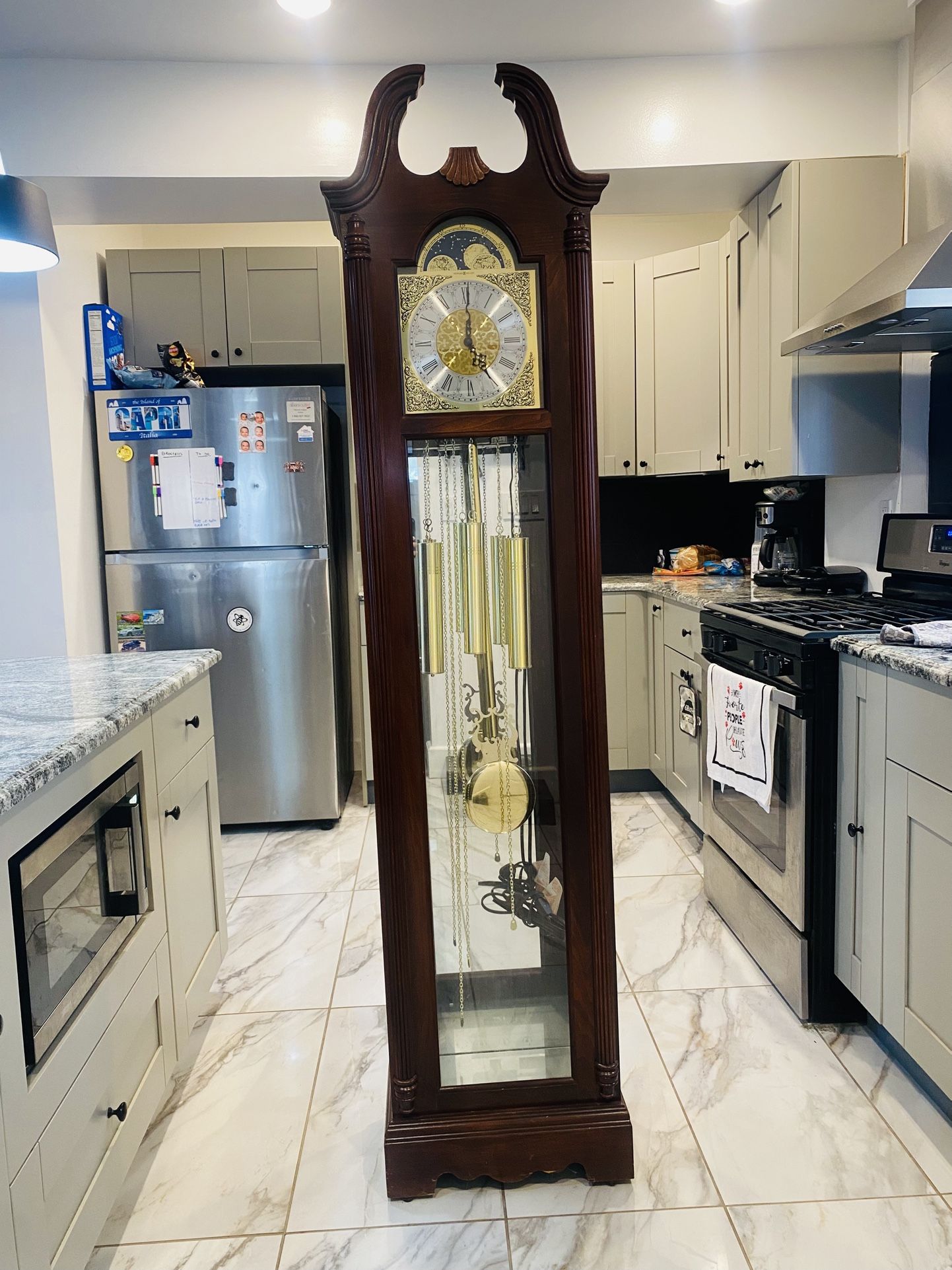 Howard Miller 610-733 Grandfather Clock / Floor Clock
