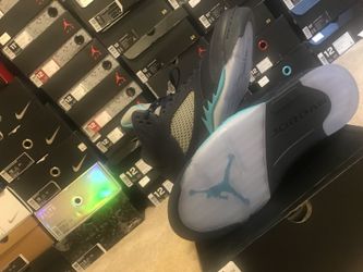 Air Jordan Retro 5 BG (GS) Hornets Size 12 (Never Worn)