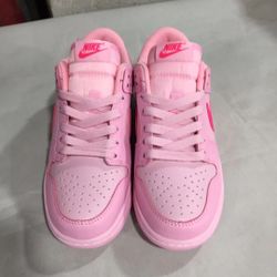 Triple pink nike dunks