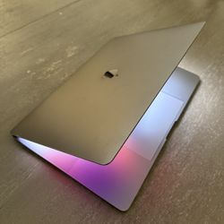 MacBook Pro 15 Inch i7 1TB