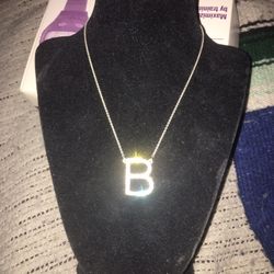 Silver necklace only $10 firm