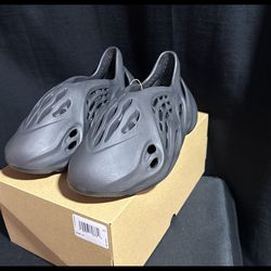 Yeezy Foam RNR Onyx