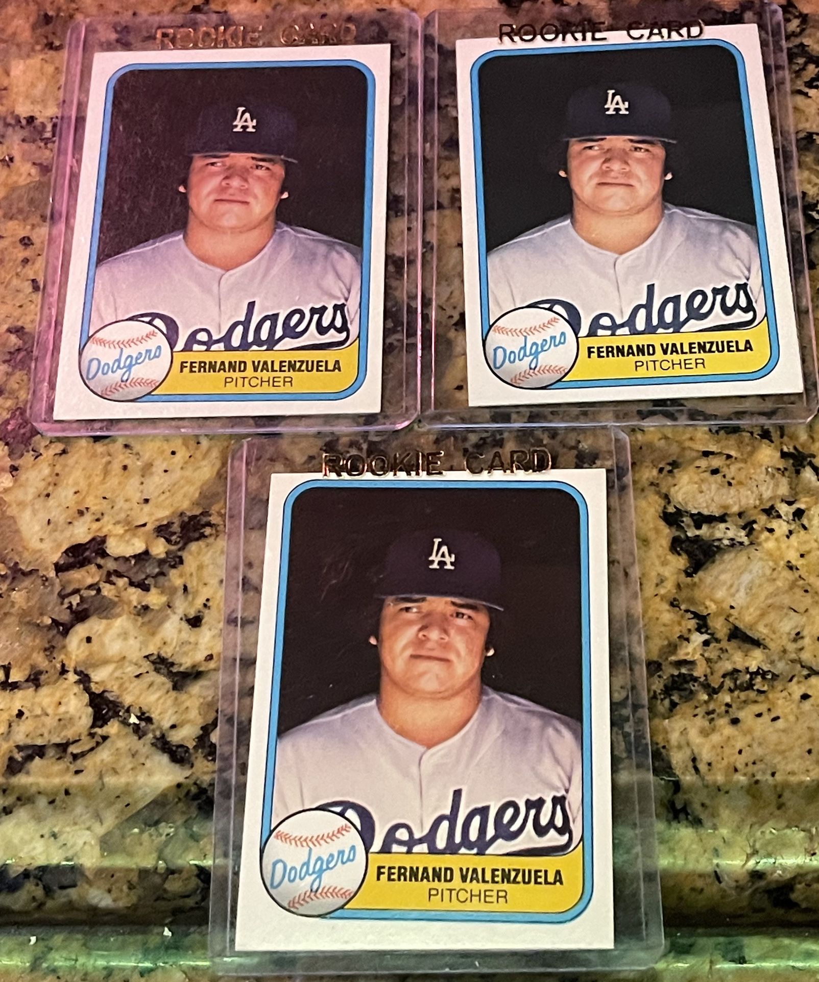 LOT- FERNANDO VALENZUELA NM 1981 FLEER DODGERS RC BASEBALL CARDS