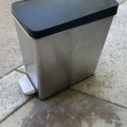 Simple Human Trash Can 2.6g - 15$ Each