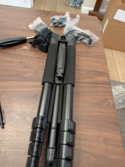 Camera tripod