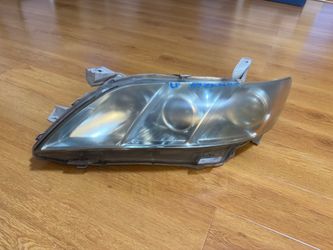 2007–2011 Toyota Camry Passenger Side (RH) Headlight Assembly