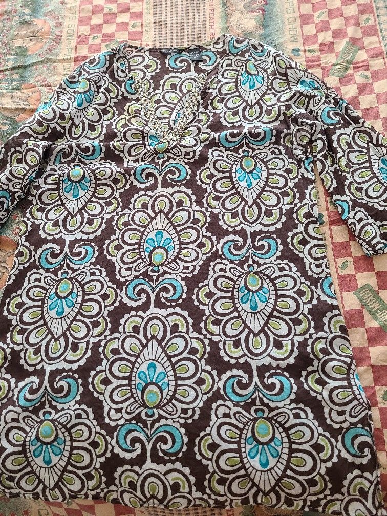 Tunic Top Sz XL Crystal Detail Showstopper