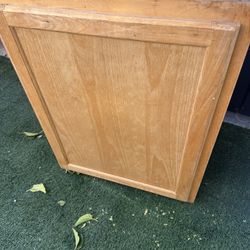 Kitchen cabinet only $75 dls size 24x30 new open box have some small scratches but still in good  