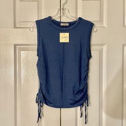OLIVIA RAE TOP - SIZE MEDIUM