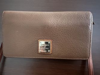 Wristlet Crossbody Dooney  & Bourke