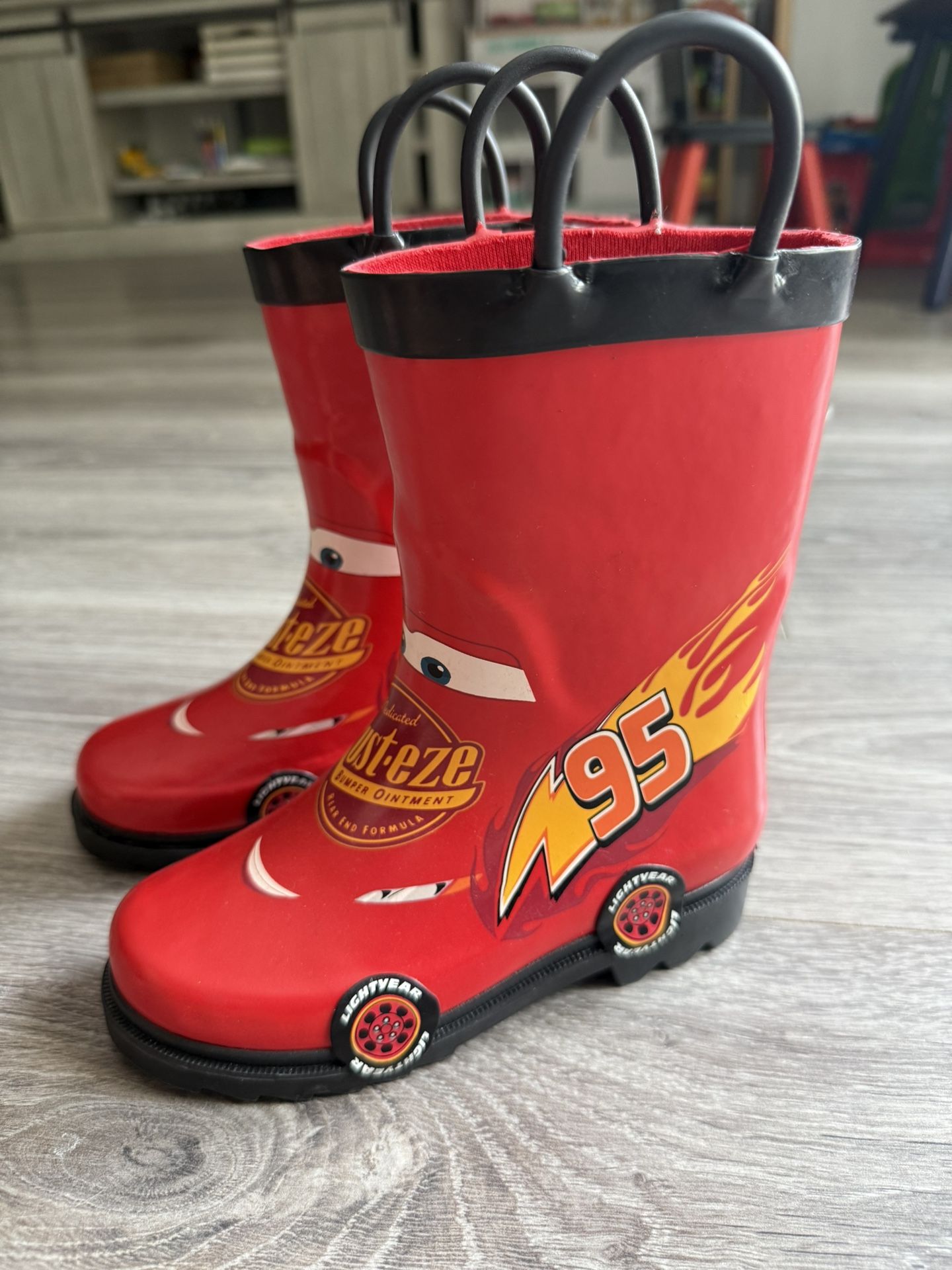 Disney Cars Lightning McQueen Rust-eze Boys' Red Waterproof Easy-On Rubber Rain Boots