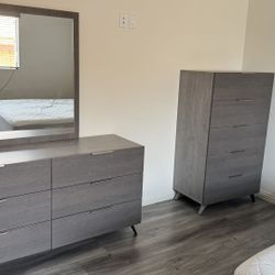 Queen nova bronx Italian Modern Furniture set 