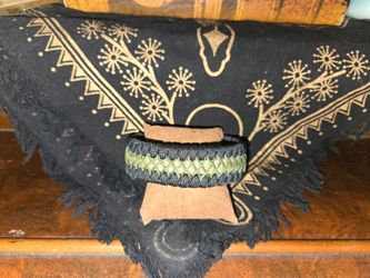 Hand crafted paracord bracelet size 8