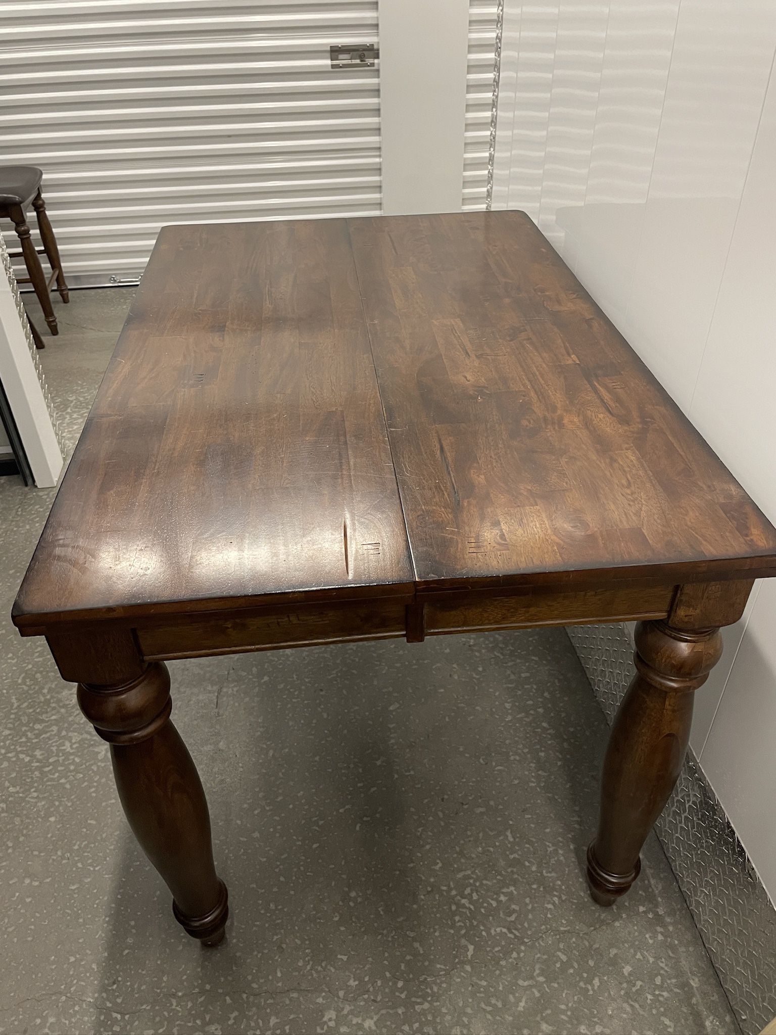 Dining Table And 6 Chairs 