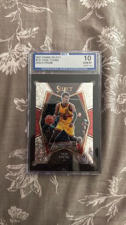 Atlanta Hawks - 2021 Panini Select Trae Young Disco Prizm ISA 10