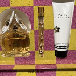 Marc Jacobs Daisy Perfume Gift Set 